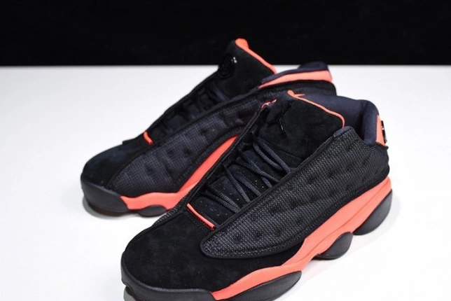 1st Kicks Shoes 13 Air AT3102-006 Low Infrared x Jordan Black Clot 0701